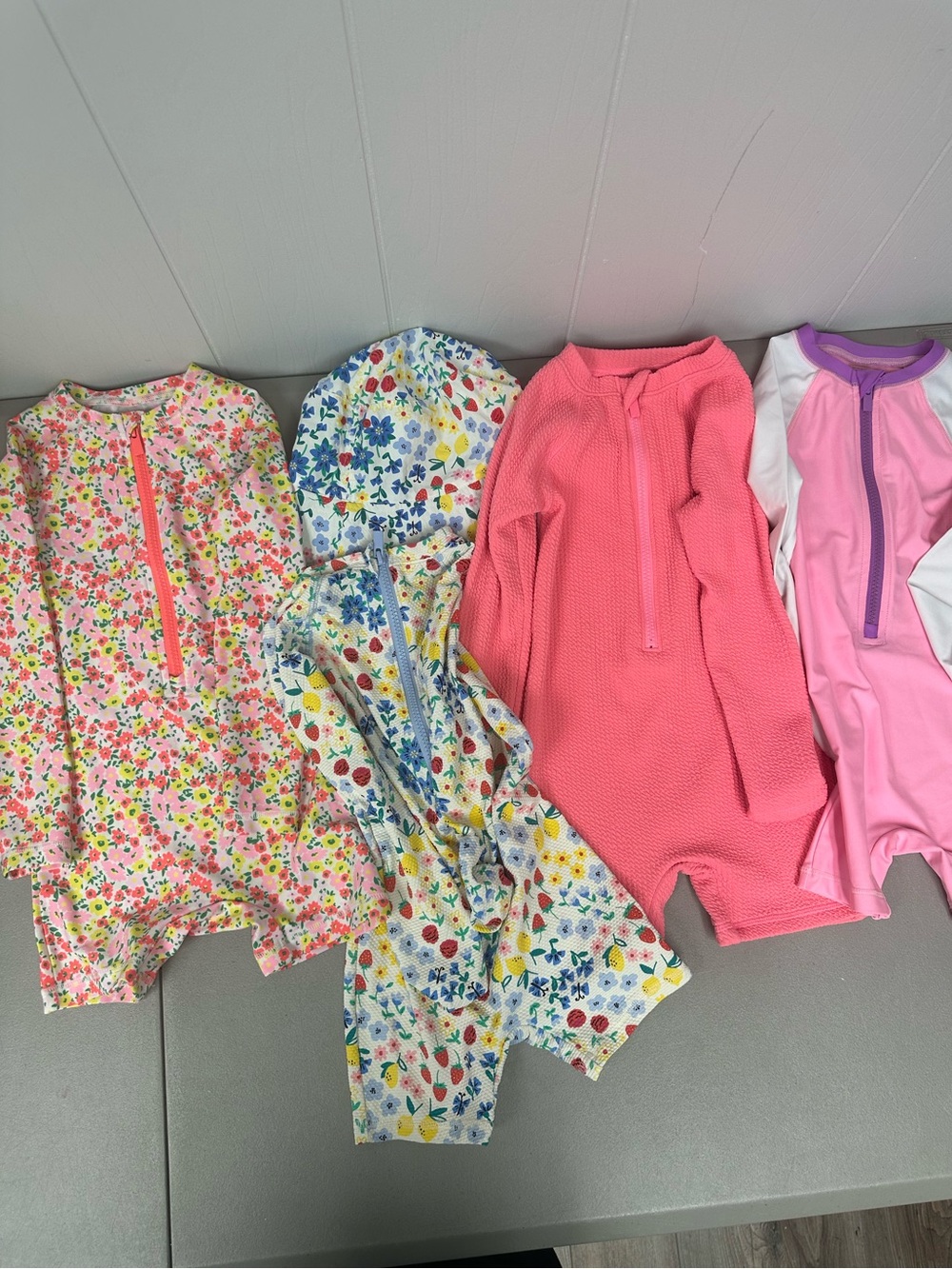 Bundle of 4 zip front Old Navy Girls Toddler size 5T swimsuits + 1 matching hat